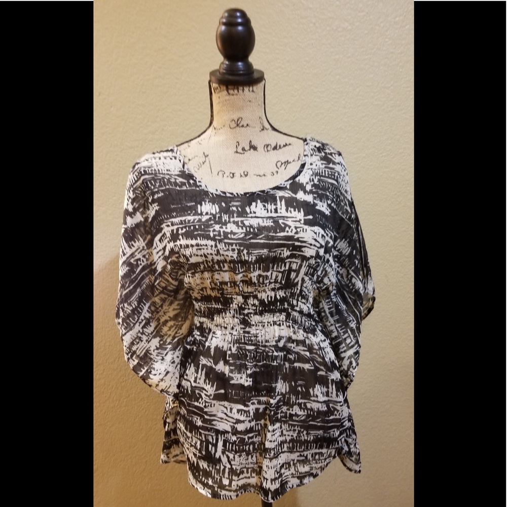 Bar lll black and white blouse